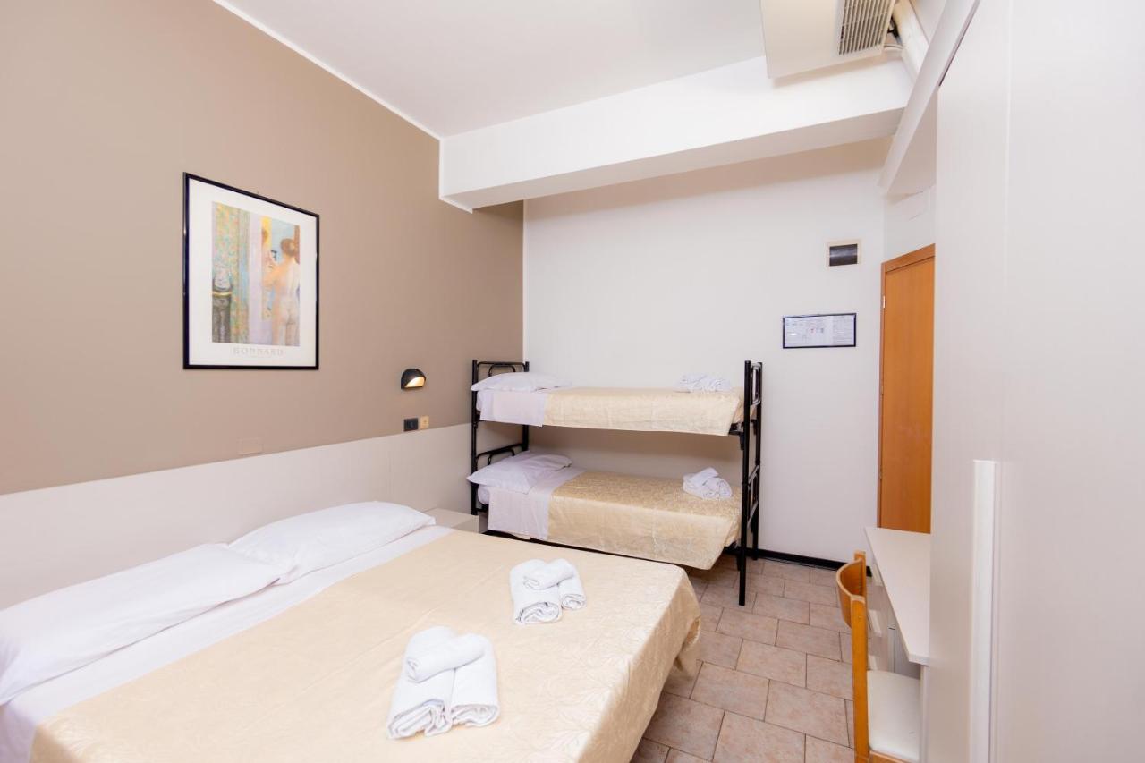 Hotel Galileo Rimini Exterior foto