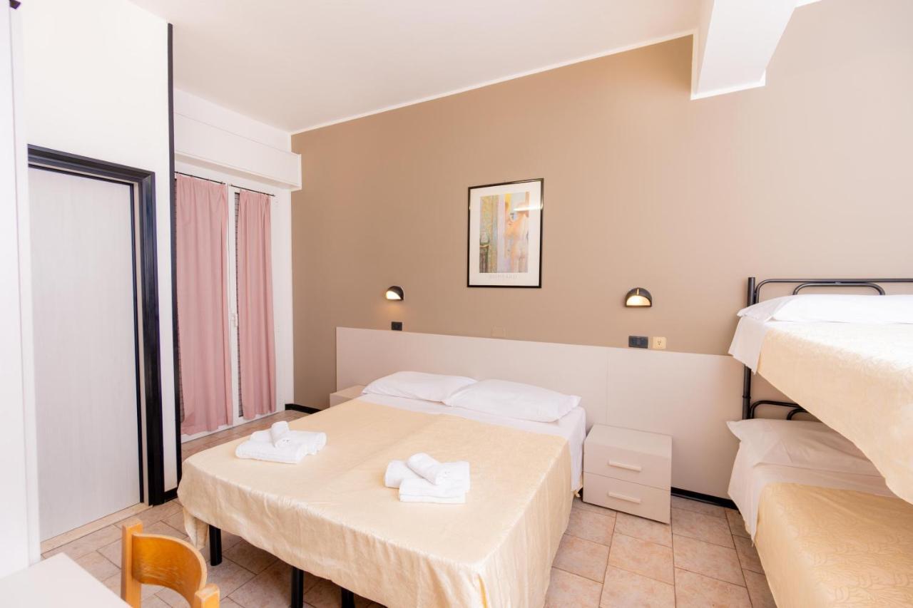 Hotel Galileo Rimini Exterior foto